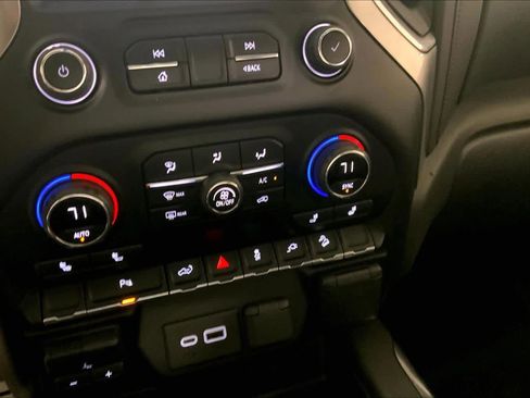 Used 2021 Chevrolet Silverado 1500 LT Trail Boss w/ LT Trail Boss Premium Package AWD/4WD image 33