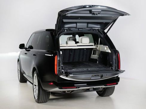 Used 2025 Land Rover Range Rover Long Wheelbase Autobiography AWD/4WD image 31