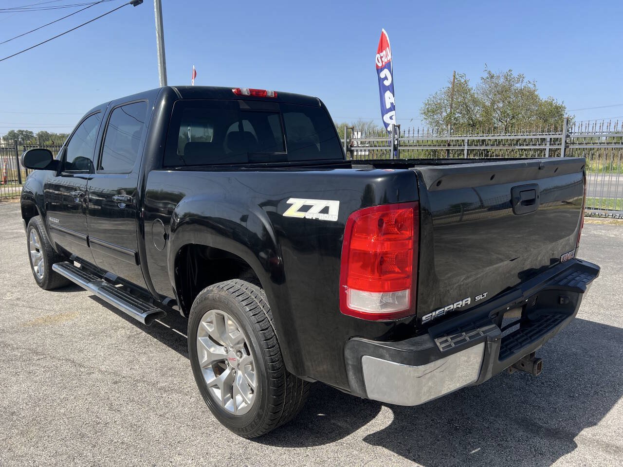 Used 2012 GMC Sierra 1500 SLT w/ SLT Convenience Package AWD/4WD image 10
