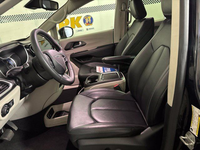 Used 2024 Chrysler Pacifica Limited FWD image 10