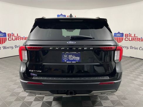 New 2026 Ford Explorer Active RWD image 4