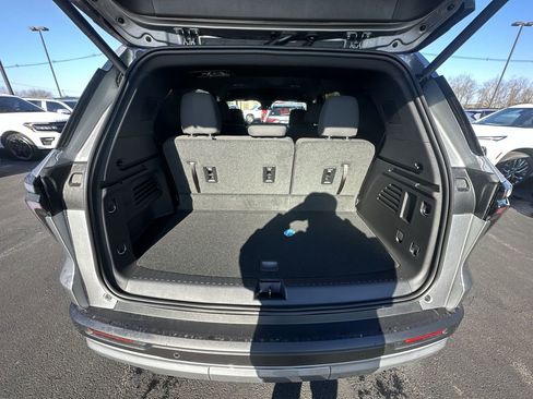 New 2026 Chevrolet Traverse LT image 24