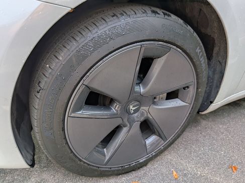 Used 2023 Tesla Model 3 Standard Range RWD image 8