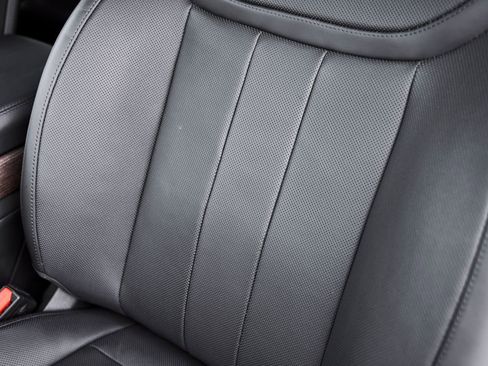 Used 2025 Land Rover Range Rover Long Wheelbase SE image 45