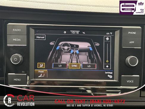 Used 2024 Volkswagen Jetta SE FWD image 18