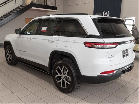 Used 2025 Jeep Grand Cherokee Limited w/ Trailer Tow Package image 19