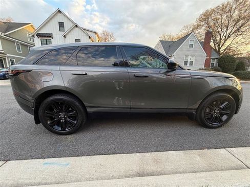 Used 2018 Land Rover Range Rover Velar R-Dynamic SE AWD/4WD image 6