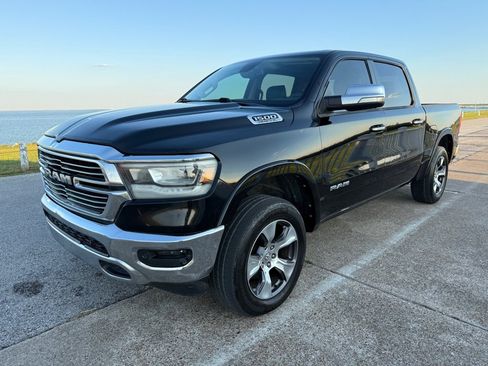 Used 2019 RAM 1500 Laramie AWD/4WD image 1