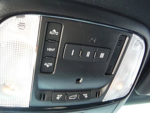 Used 2022 Dodge Durango R/T w/ Tow 'N Go Package AWD/4WD image 37