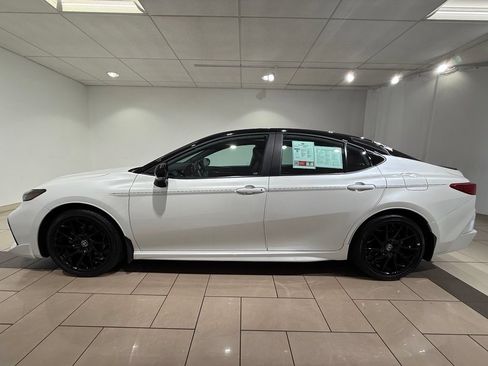 Used 2026 Toyota Camry XSE w/ Premium Package AWD/4WD image 2