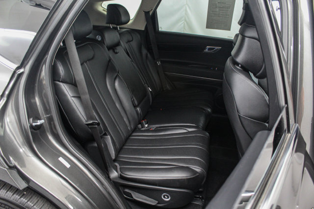 Used 2025 Genesis GV80 2.5T Standard AWD/4WD image 15