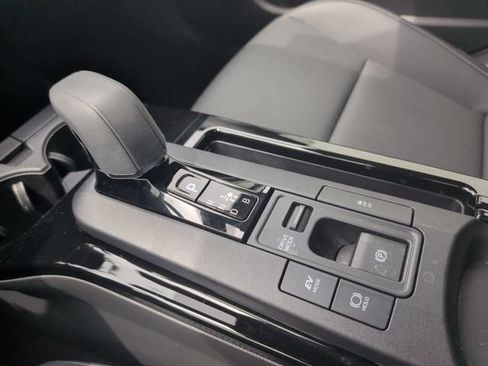 Used 2023 Toyota Prius XLE FWD image 27