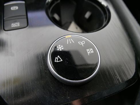 Used 2022 Nissan Rogue Platinum w/ Head-Up Display Package image 28