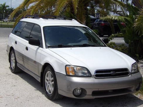 Used 2001 Subaru Outback Wagon image 11