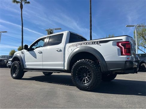 Used 2019 Ford F150 Raptor w/ Equipment Group 802A Luxury image 4