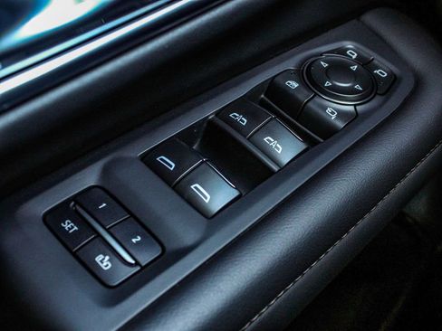 Used 2023 Chevrolet Tahoe High Country AWD/4WD image 10