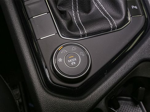 New 2026 Volkswagen Taos SEL image 22