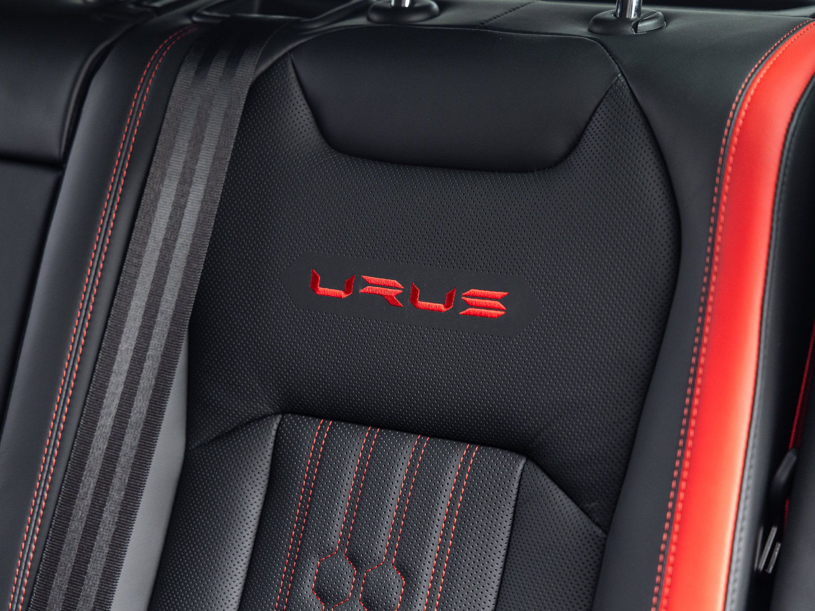 Used 2024 Lamborghini Urus S AWD/4WD image 40