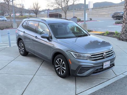 Used 2023 Volkswagen Tiguan S image 4