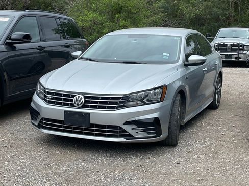 Used 2017 Volkswagen Passat 1.8T R-Line image 1