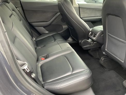 Used 2020 Tesla Model Y Long Range image 7