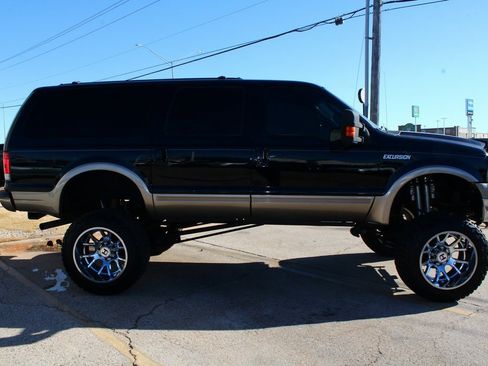 Used 2005 Ford Excursion Eddie Bauer image 6