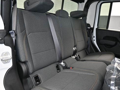 New 2026 Jeep Gladiator Sport image 32