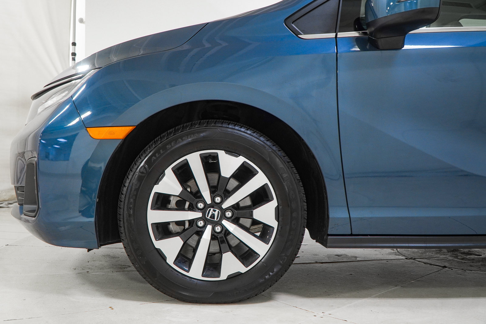 Used 2025 Honda Odyssey EX-L image 17