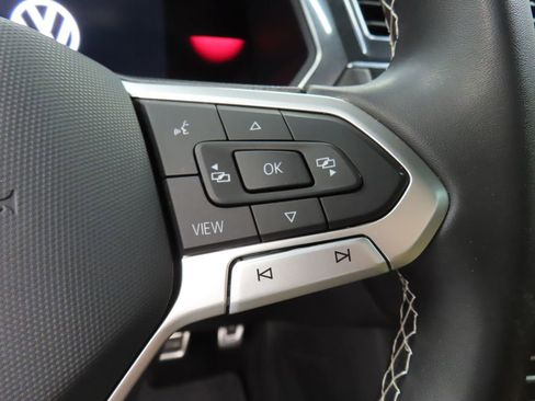 Used 2023 Volkswagen Tiguan SE R-Line image 51