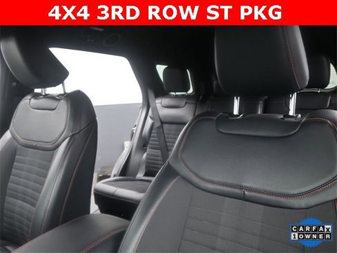 Used 2025 Ford Explorer ST-Line w/ ST-Line Street Pack image 16