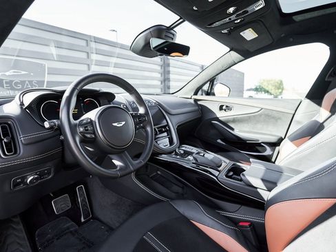 Used 2023 Aston Martin DBX 707 image 2