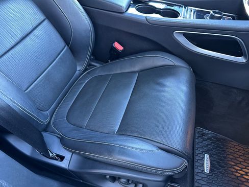 Used 2017 Jaguar F-PACE R-Sport AWD/4WD image 23