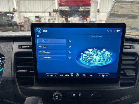 New 2025 Ford Transit 250 148 Medium Roof image 17