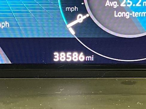 Certified 2024 Volkswagen Atlas SE image 23