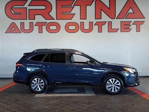 Used 2024 Subaru Outback Premium AWD/4WD image 1
