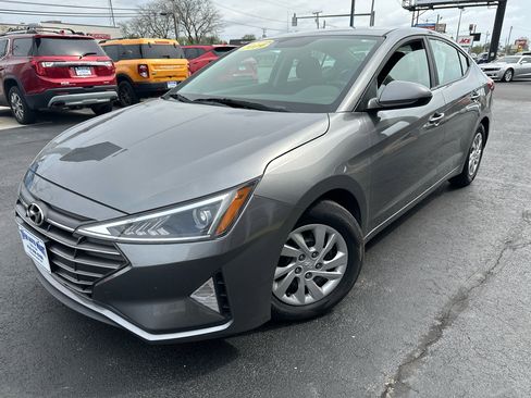 Used 2019 Hyundai Elantra SE w/ Cargo Package image 9