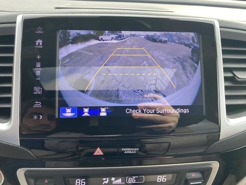 Used 2017 Honda Pilot Touring image 28