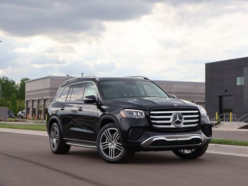 New 2026 Mercedes-Benz GLS 450 4MATIC image 1