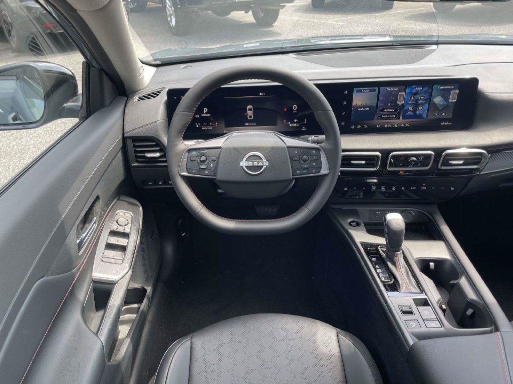 New 2026 Nissan Sentra SR w/ SR Premium Package FWD image 10