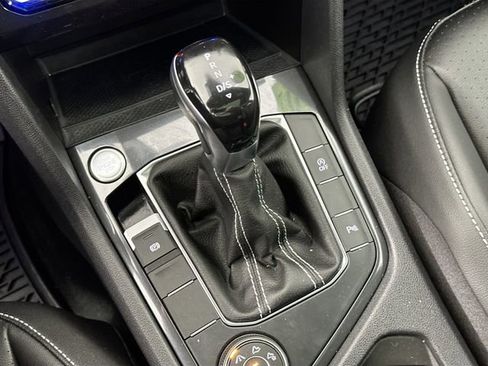 Used 2022 Volkswagen Tiguan SE R-Line image 15