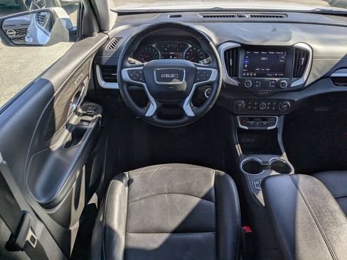 Used 2024 GMC Terrain SLT image 16