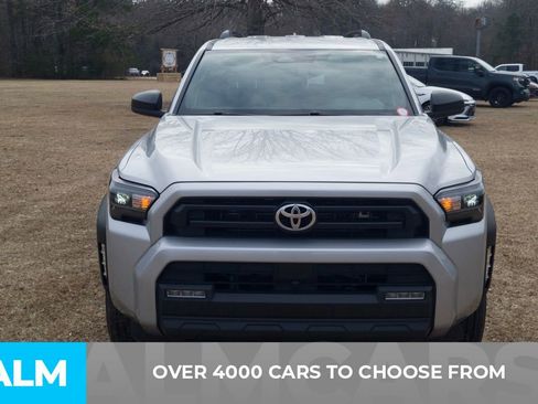 Used 2025 Toyota 4Runner SR5 AWD/4WD image 2
