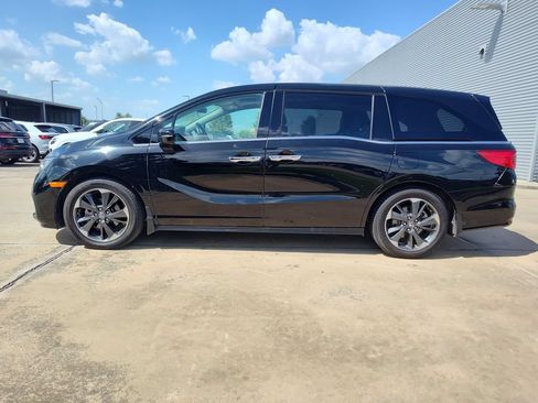 Used 2023 Honda Odyssey Elite image 4