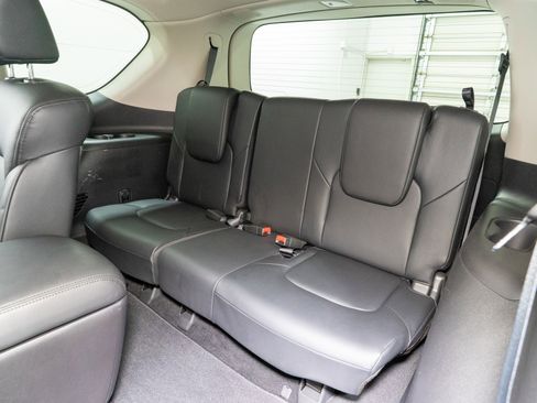 Used 2024 Nissan Armada SL w/ Captain's Chairs Package image 35