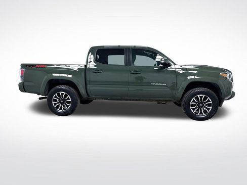 Used 2022 Toyota Tacoma TRD Sport w/ Technology Package image 12