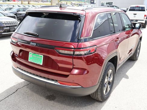 Used 2022 Jeep Grand Cherokee Limited 4xe w/ Luxury Tech Group II AWD/4WD image 5
