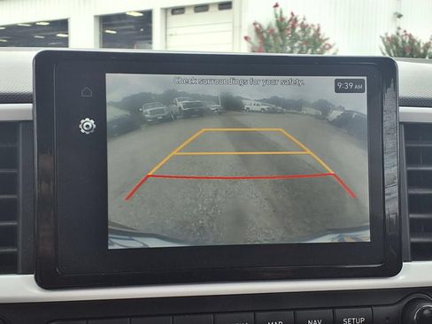 Used 2024 Hyundai Venue Limited FWD image 4