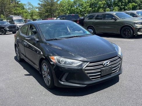 Used 2017 Hyundai Elantra Limited w/ Limited Tech Package 04 FWD image 12