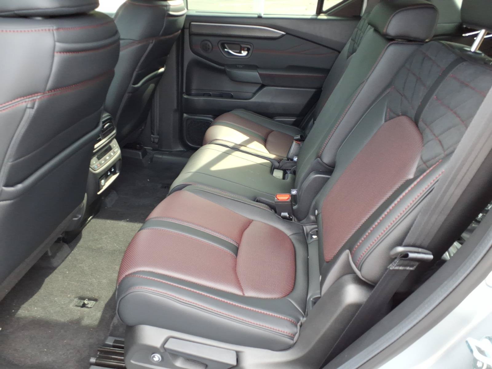 New 2026 Honda Pilot Black Edition image 6