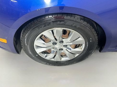 Used 2012 Chevrolet Cruze LS image 28